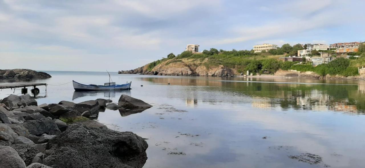 Dobrevi Guest House Sozopol Exterior photo